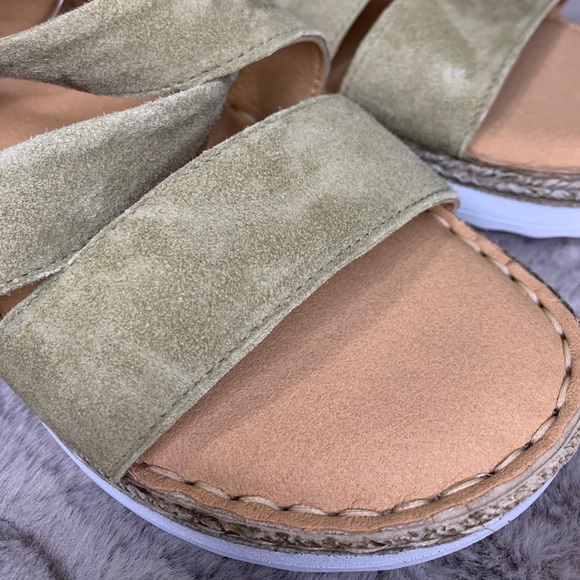 Mary Soft Sandals - Picture 3 of 8